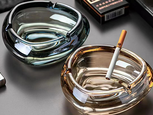 烟灰缸